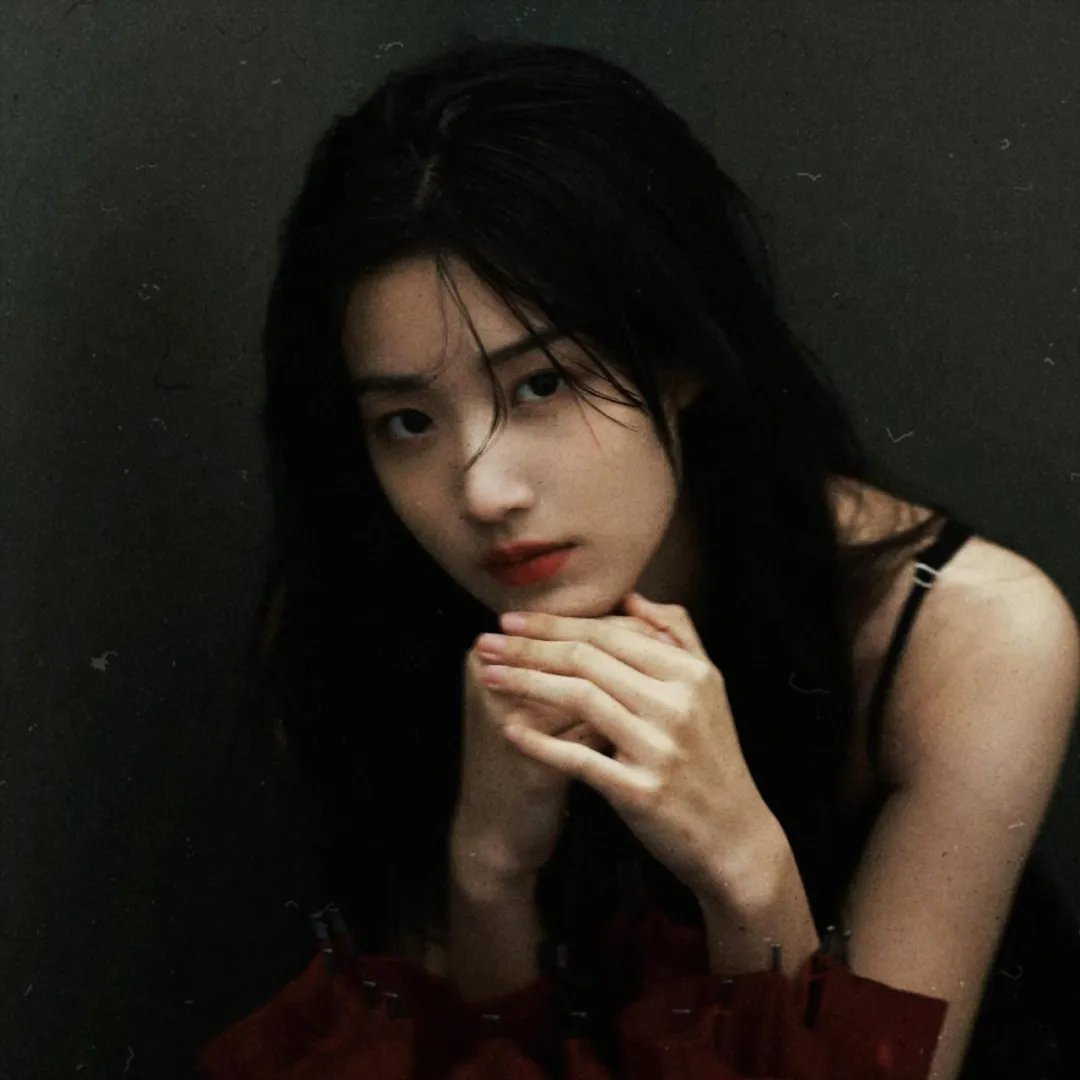 纸板屋女孩